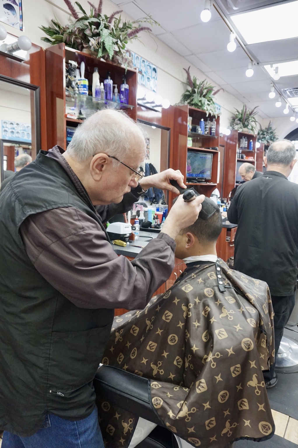 Detail work during a haircut